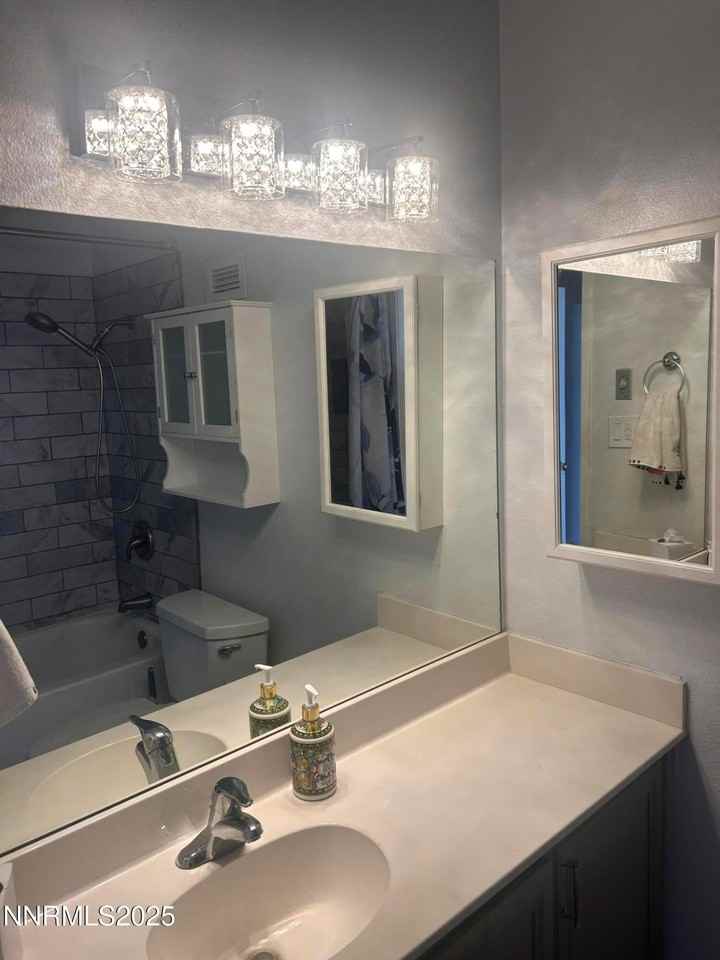 567 W 4th St Apt 302 - Photo 7 of 10