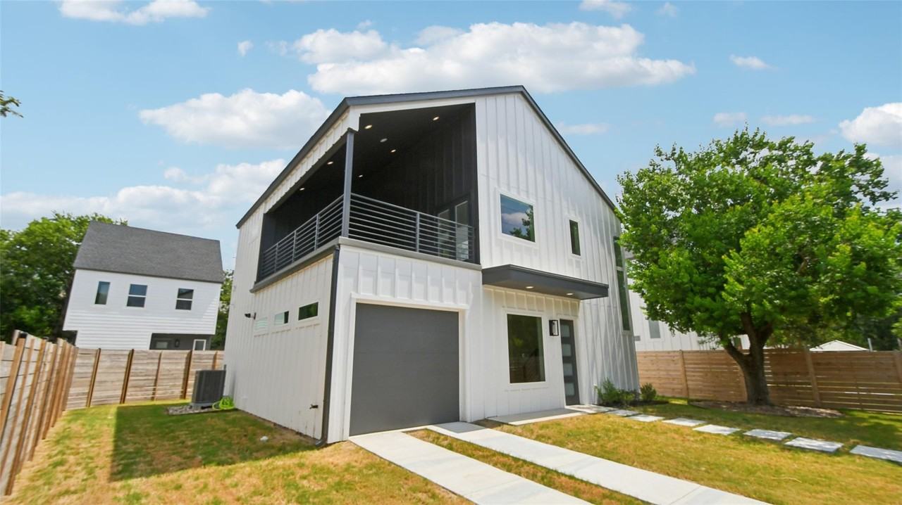 106 W Fawnridge Dr - Photo 2 of 32