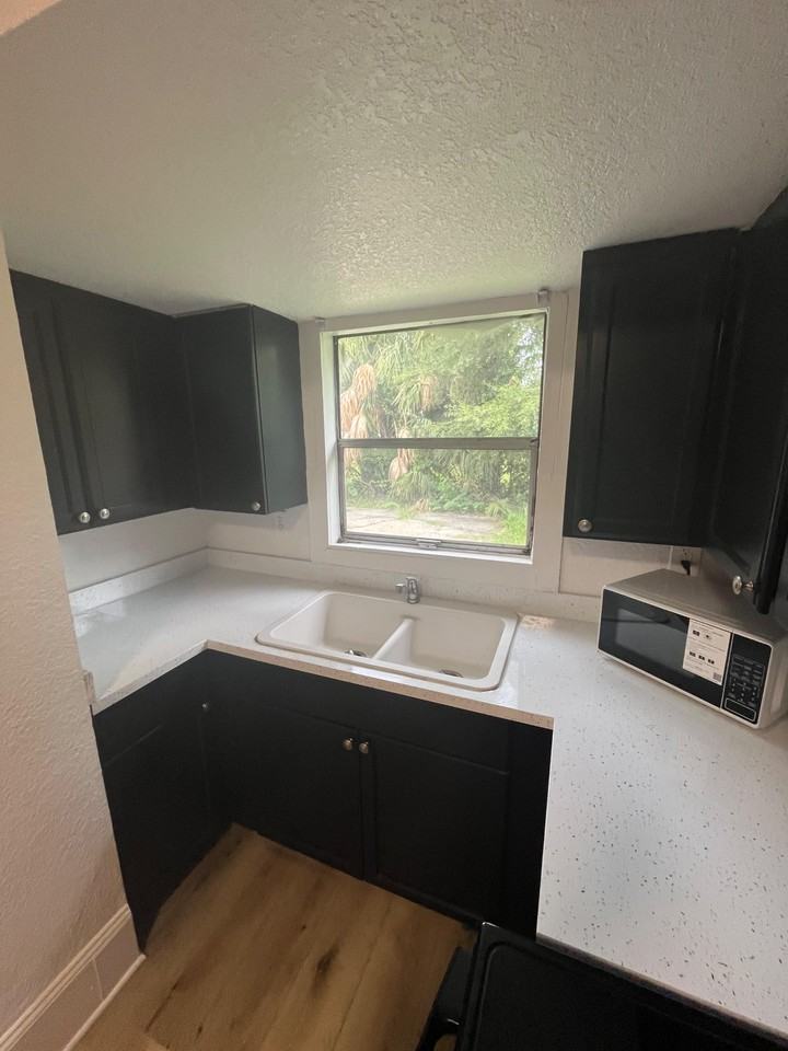 West Magnolia Street - Photo 3 of 9