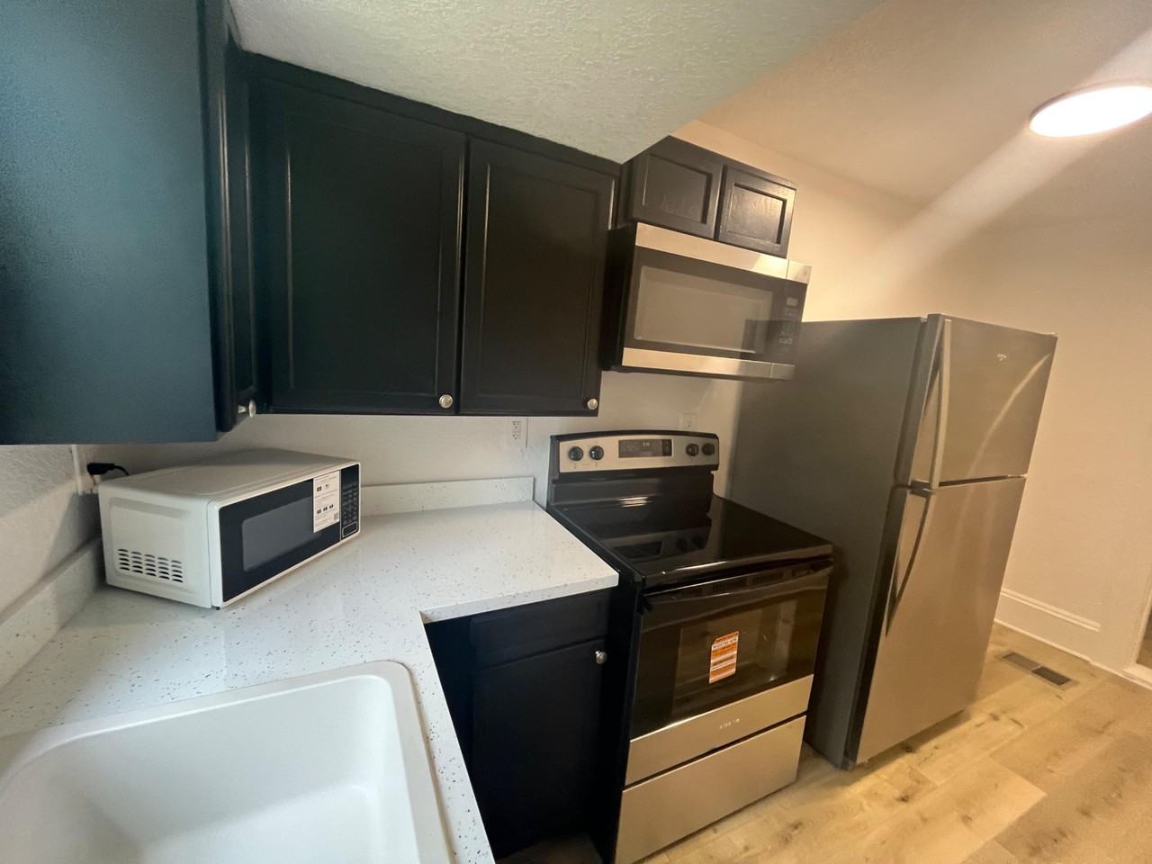 W Magnolia St - Photo 5 of 14