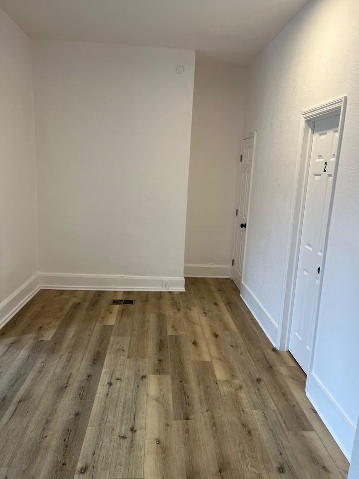 W Magnolia St - Photo 7 of 14