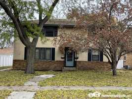 featured image of 24 16th Ave N