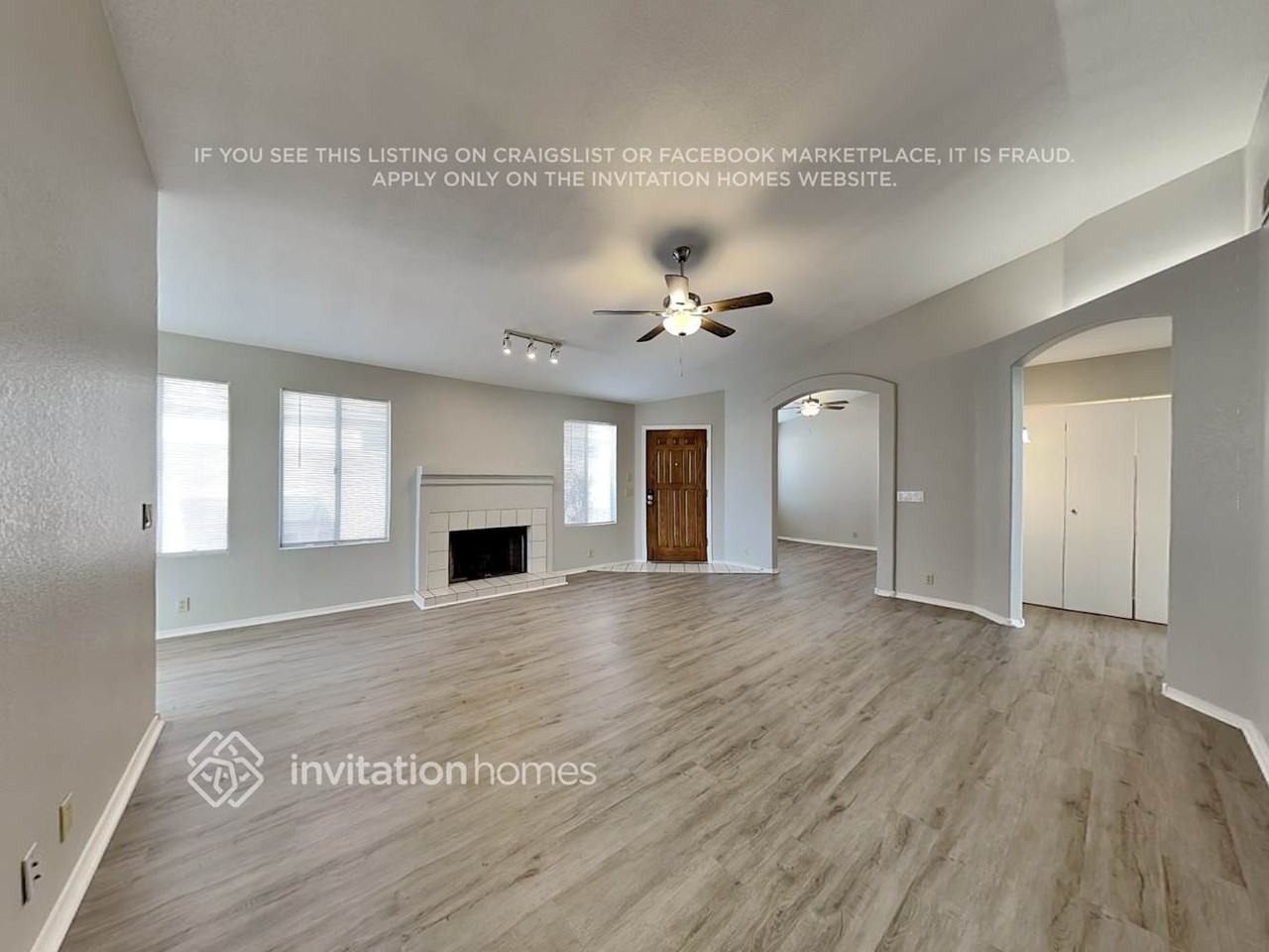 11028 N 59th Dr - Photo 3 of 19