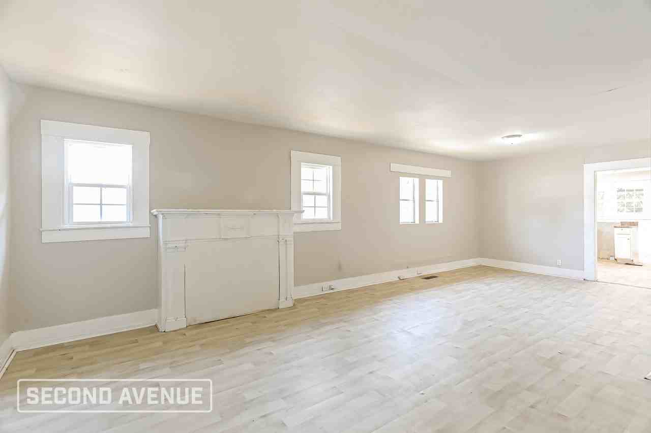 4844 Court R - Photo 6 of 25