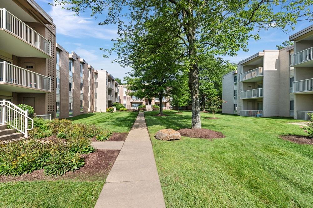 Surrey Square - Photo 3 of 20