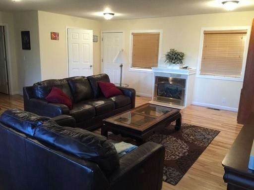 1509 Oak St - Photo 2 of 9