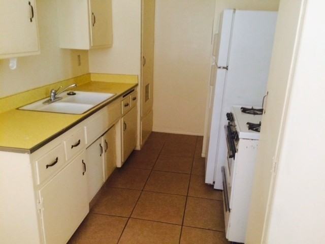 Sun Villa Apartments - Photo 6 of 13