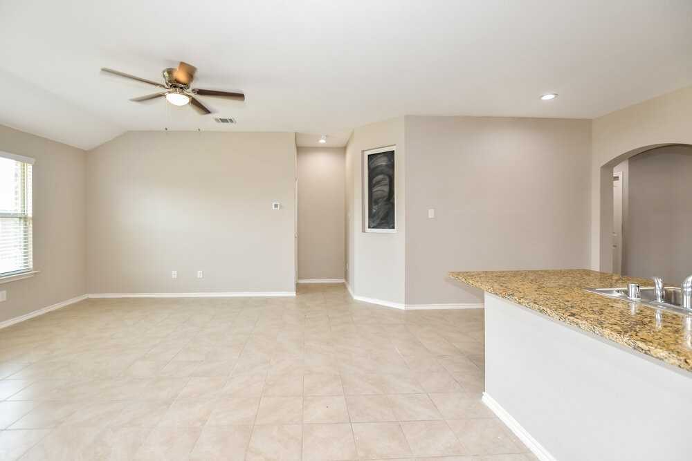 965 Corbitt Ln - Photo 3 of 16