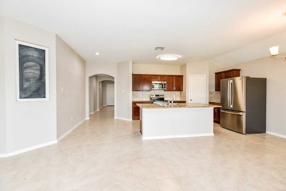 965 Corbitt Ln - Photo 4 of 16