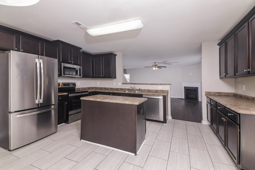 8007 Spiderlily Ct - Photo 7 of 17