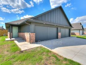 8006 Nw 105th St - Photo 1 of 1