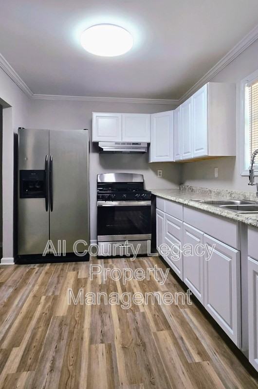 917 S Indian Creek Dr - Photo 3 of 8