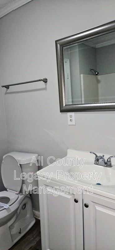 917 S Indian Creek Dr - Photo 6 of 8