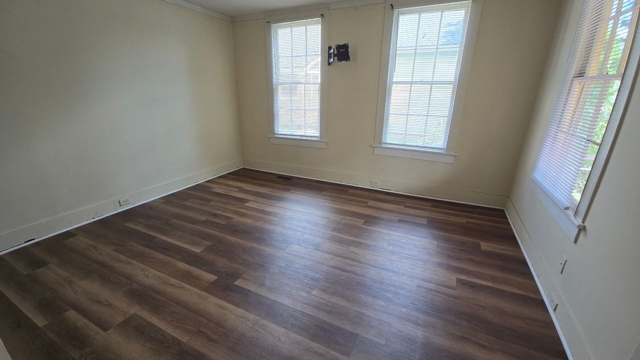 933 Texas Street - Photo 5 of 27