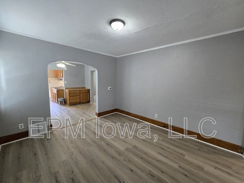 401 Oliver St - Photo 3 of 22