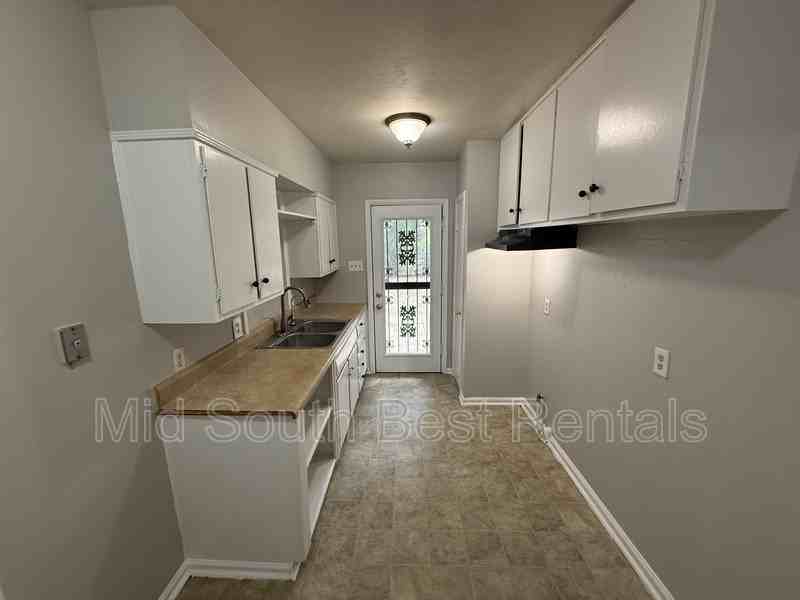 1630 Mount Moriah Road - Photo 4 of 12