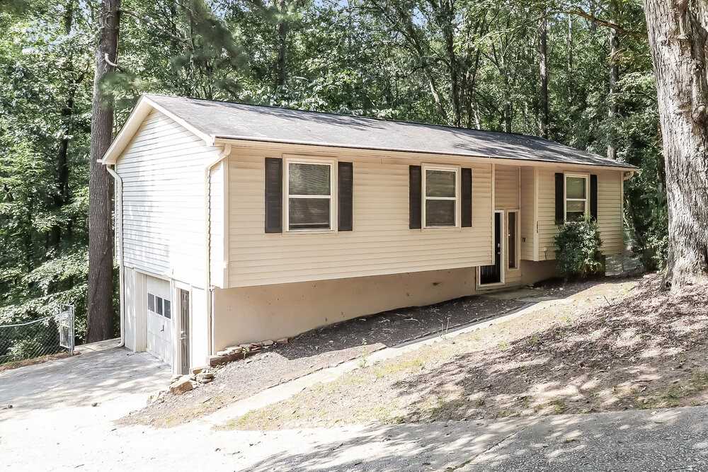 3075 Flowers Dr - Photo 4 of 20
