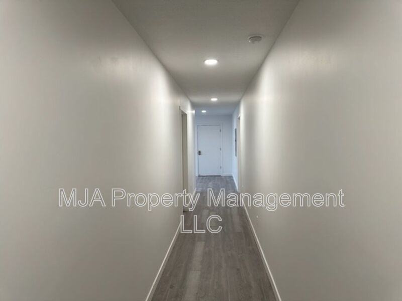 500 E Fort Union Blvd - Photo 3 of 21