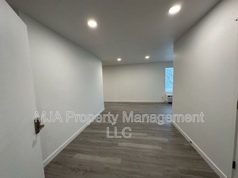 500 E Fort Union Blvd - Photo 4 of 21