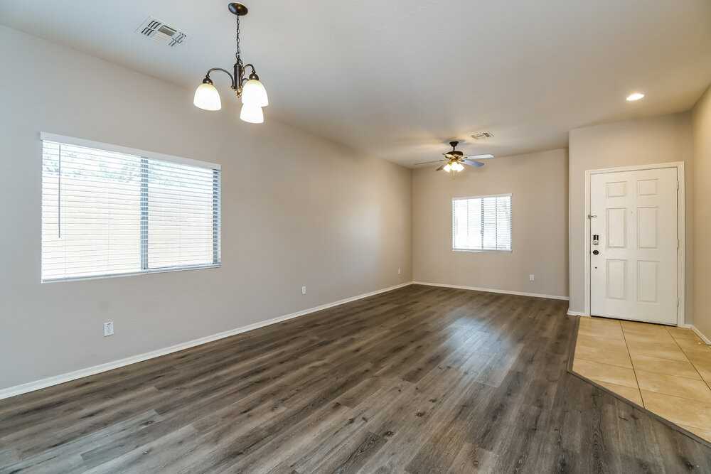 5206 W Glass Ln - Photo 4 of 17