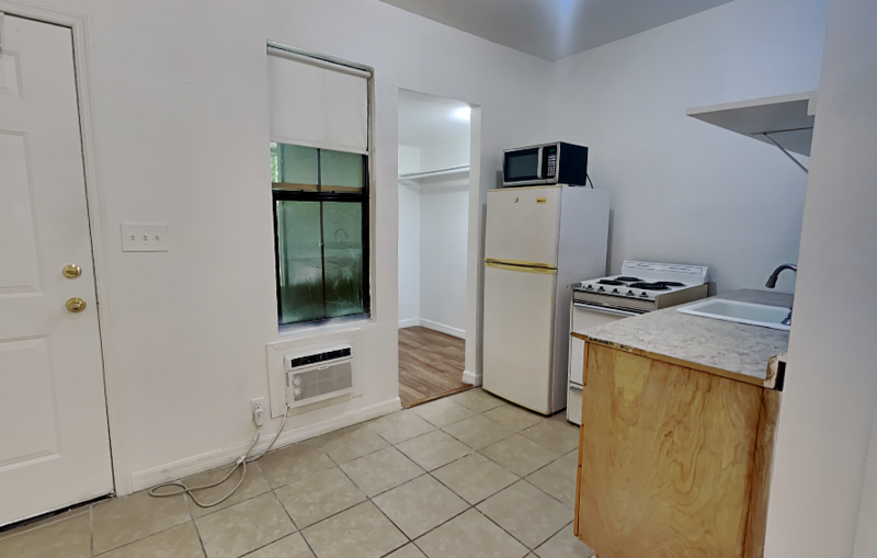 1431 Seminola Boulevard #3 - Photo 3 of 8