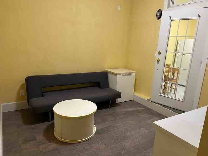 2752 162 Street - Photo 3 of 8