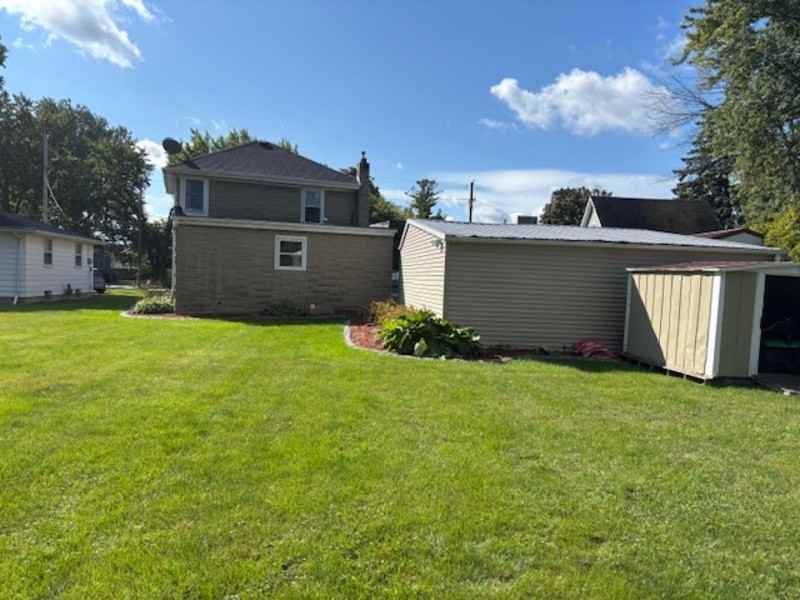 806 Main St - Photo 2 of 14