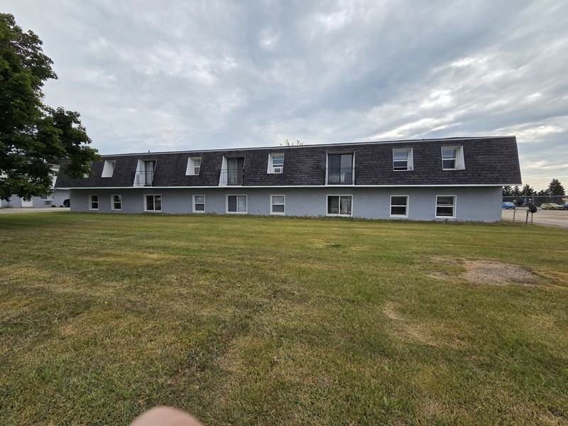 1920 Division St - Photo 2 of 24