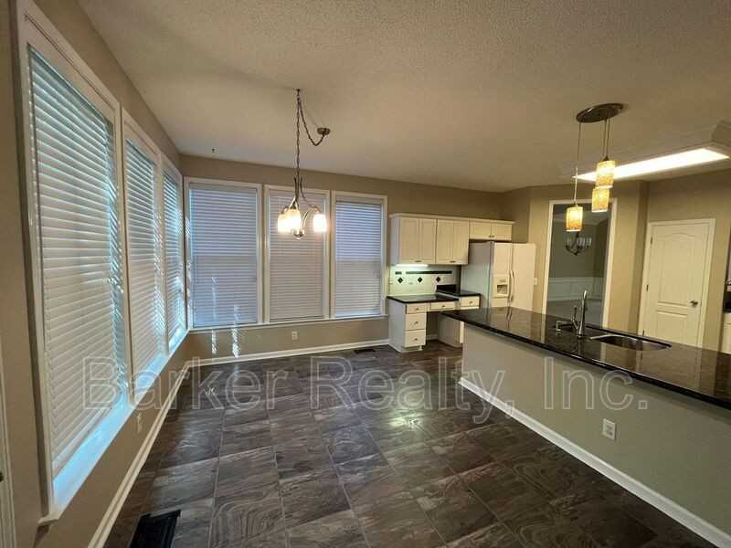 2312 Colony Woods Dr - Photo 3 of 21