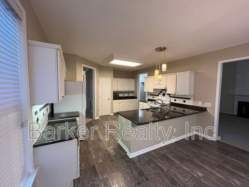 2312 Colony Woods Dr - Photo 4 of 21