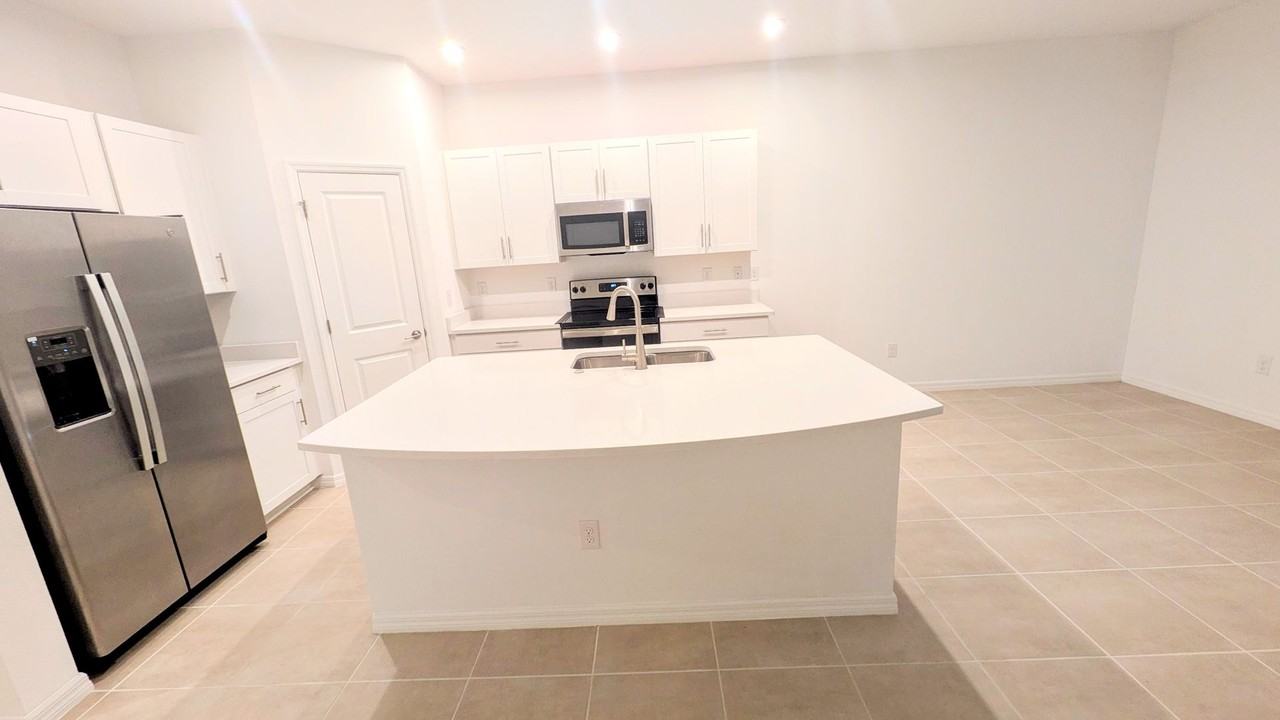 8580 Lunar Skye St - Photo 5 of 30