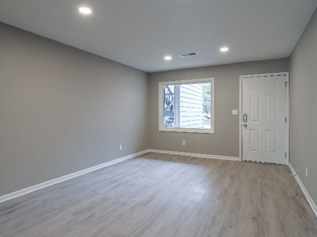 Whispering Pines Apartments - Photo 4 of 50