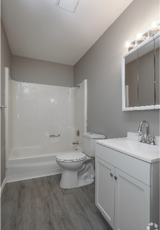 Whispering Pines Apartments - Photo 5 of 50