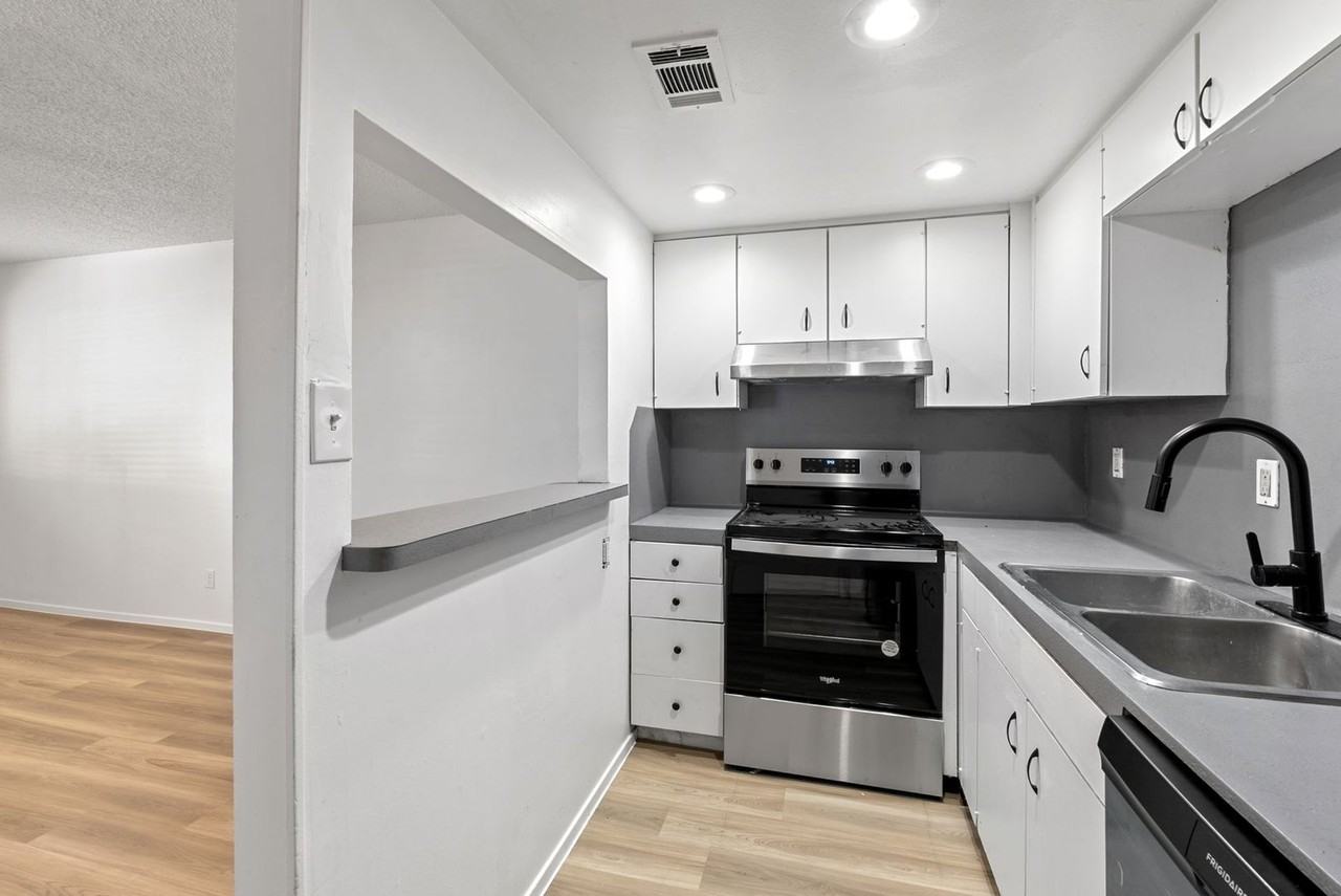 Worthington Apartments - Photo 6 of 17