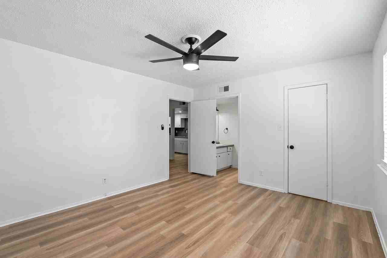 Worthington Apartments - Photo 7 of 28