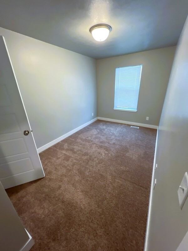 387 Sw - Photo 6 of 9