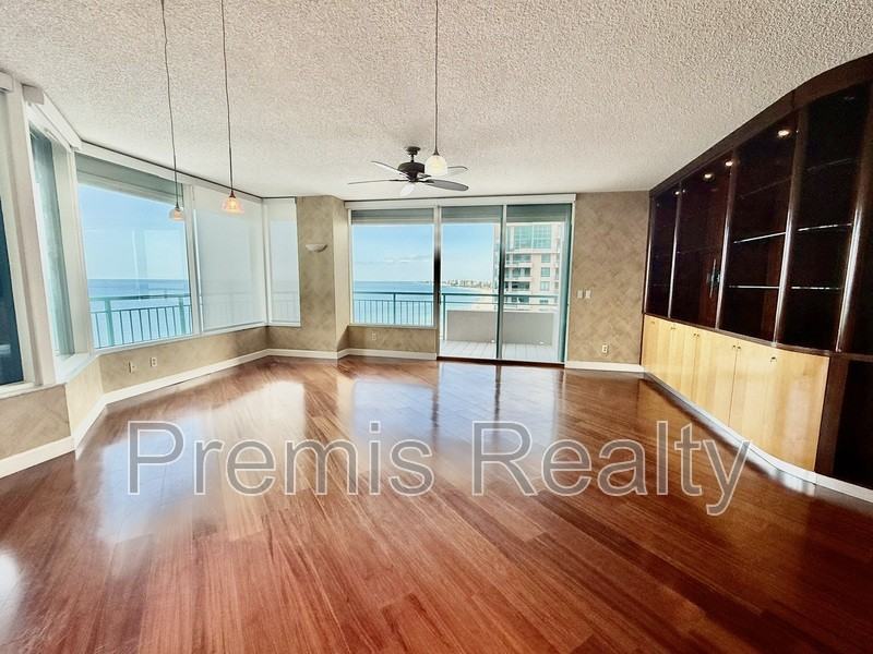 1540 Gulf Boulevard - Photo 4 of 50