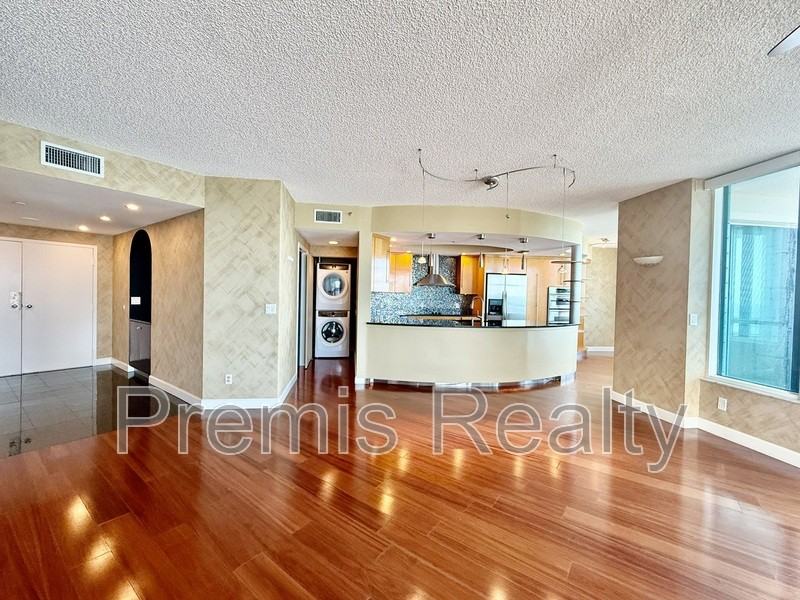 1540 Gulf Boulevard - Photo 6 of 50