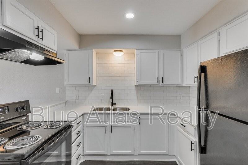 406 Noble Avenue - Photo 7 of 26