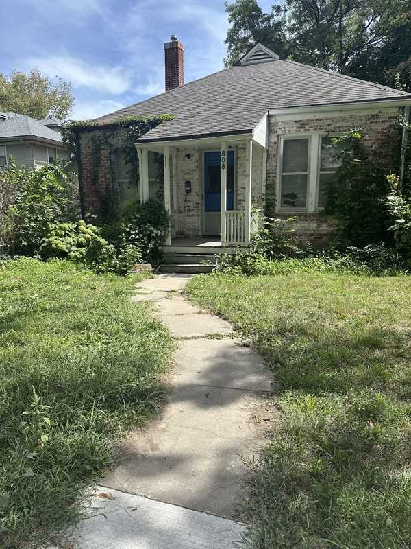 808 Indiana St - Photo 2 of 13