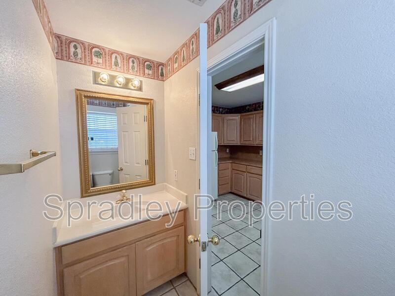 2012 S 55th St - Photo 4 of 11