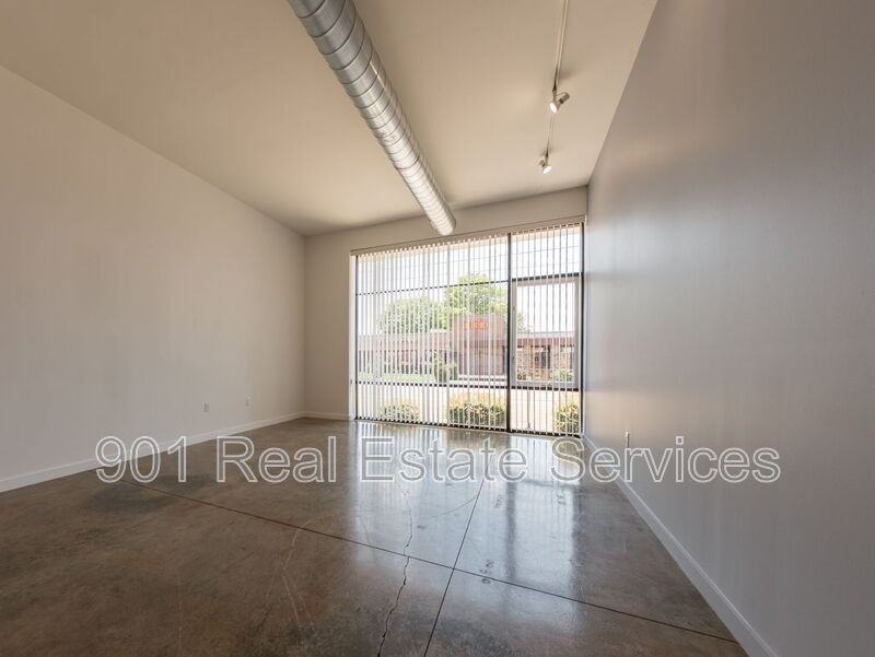 670 Madison Ave #104 - Photo 5 of 15