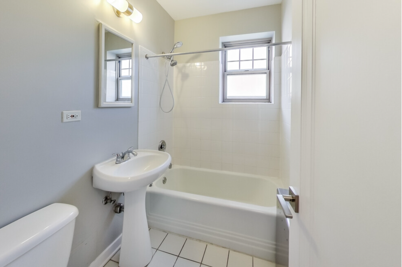 2762 Hampton Pkwy #U3 - Photo 6 of 19