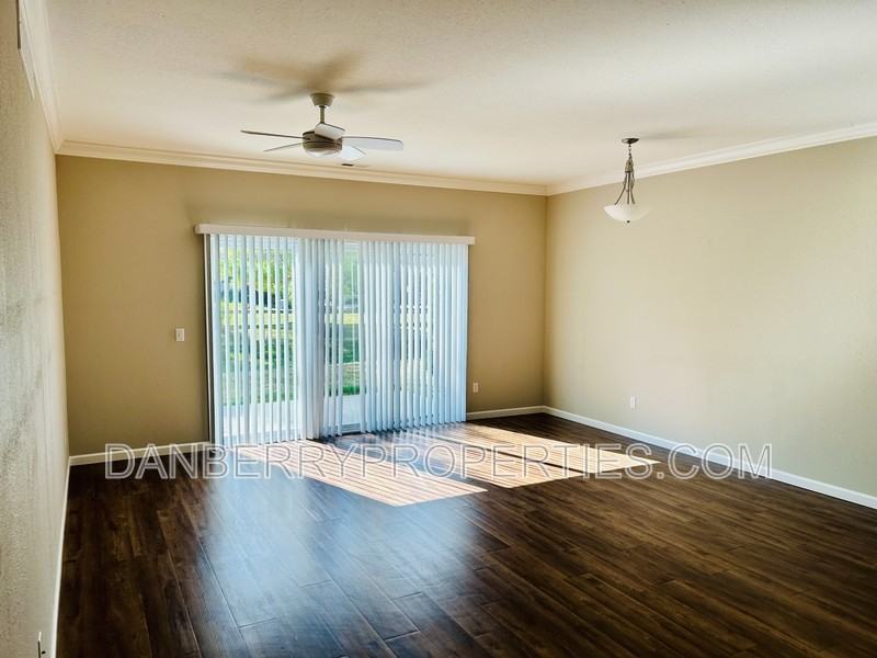 1477 River Park Ln - Photo 2 of 10