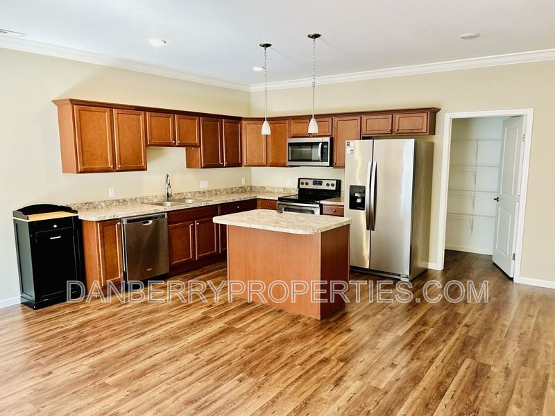 1477 River Park Ln - Photo 3 of 10