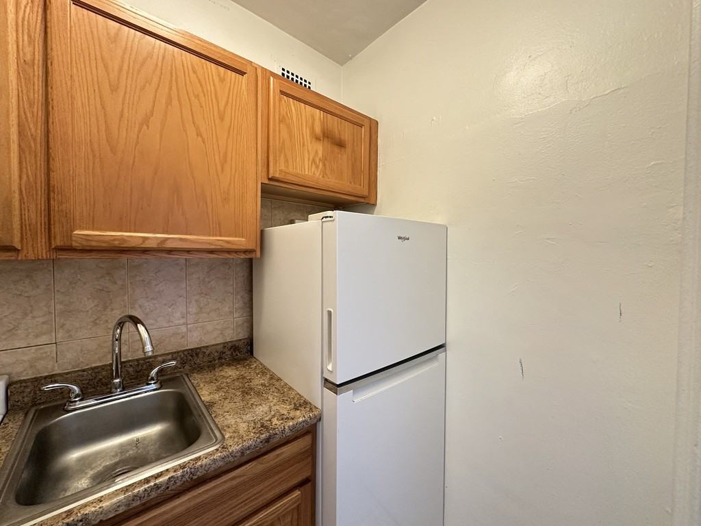 434 W Wellington Ave #609 - Photo 5 of 21