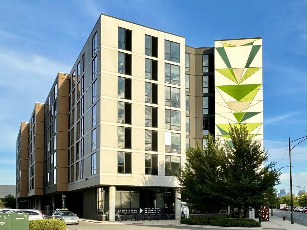 2155 N Elston Ave #404