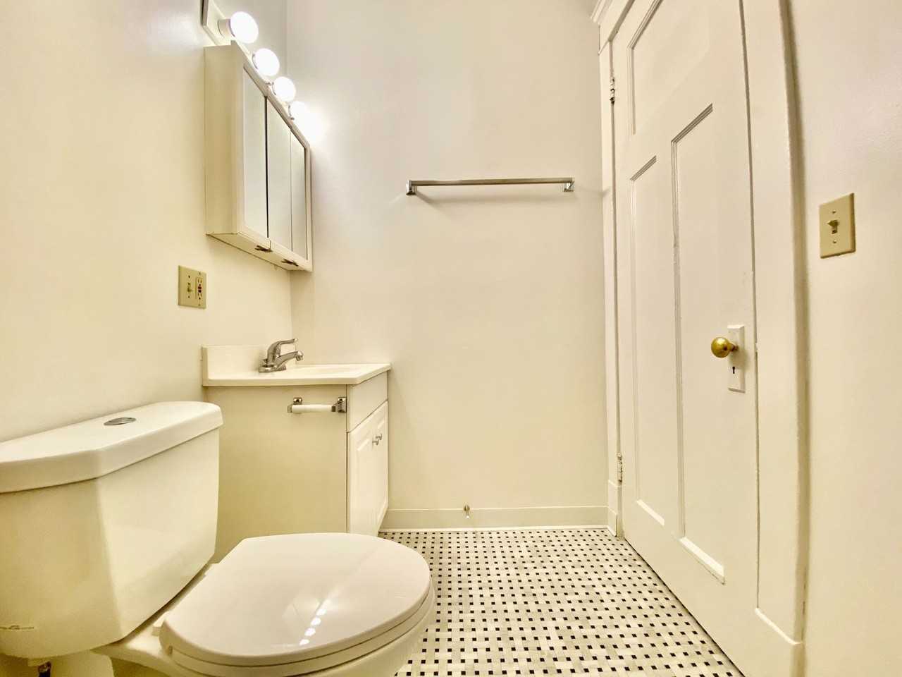 Arkona Apartments - Photo 5 of 50