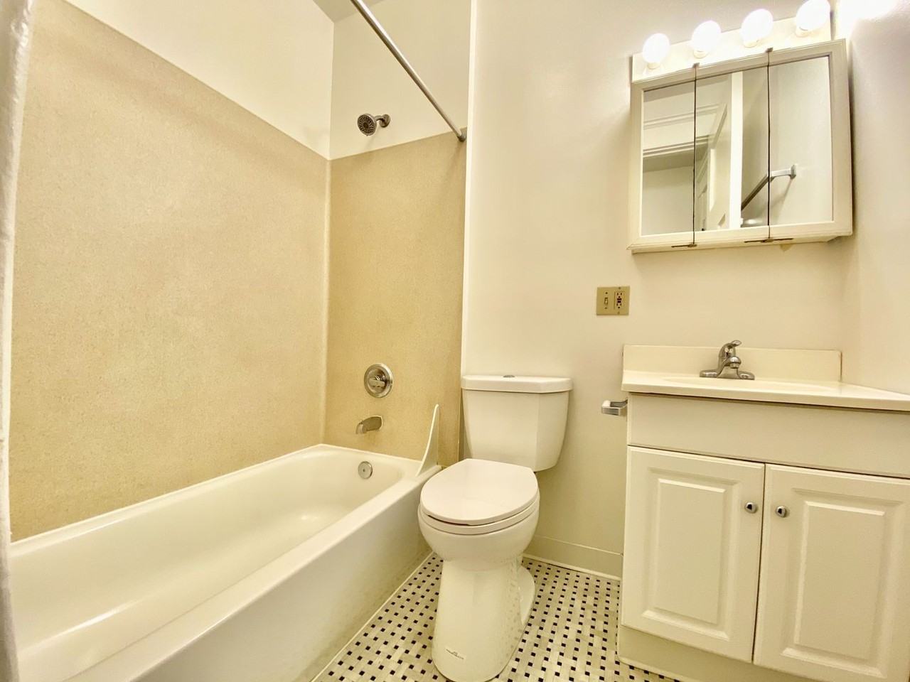Arkona Apartments - Photo 6 of 50