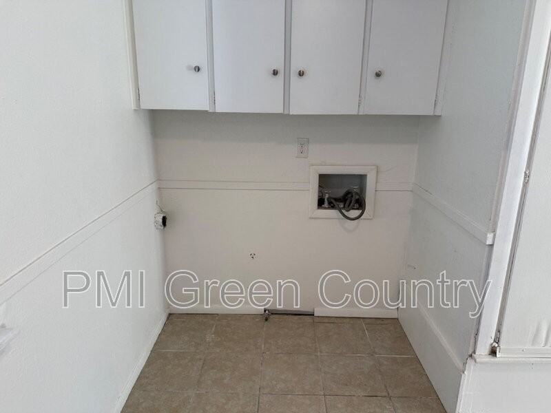 1412 S 73Rd Ave - Photo 7 of 13